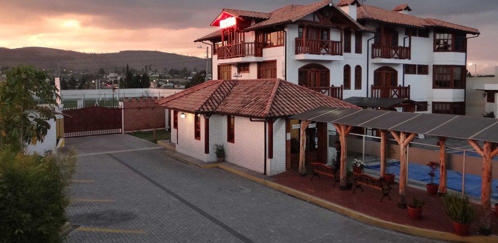Hosteria El Imperio Real Salcedo Екстериор снимка
